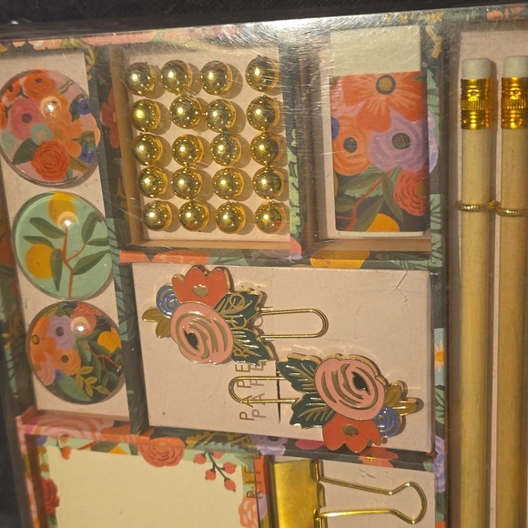 ♥️BUY 2 GET 1 FREE Paper Source Garden Party Office Kit, Retail $36.00 USD - Picture 8 of 9